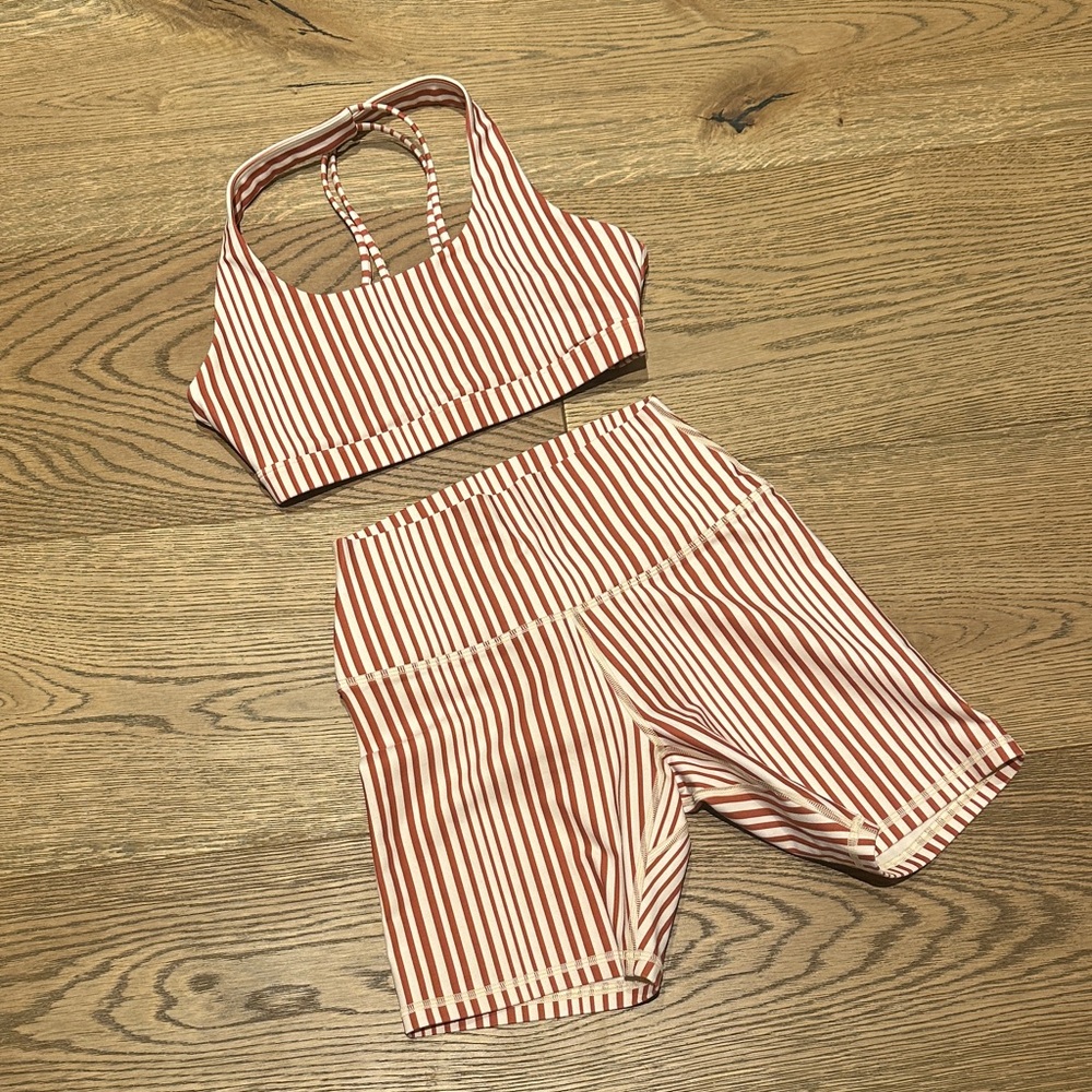 Spiritual Gangster - Rust and Cream Sports Bra and Shorts Set (Size Small)